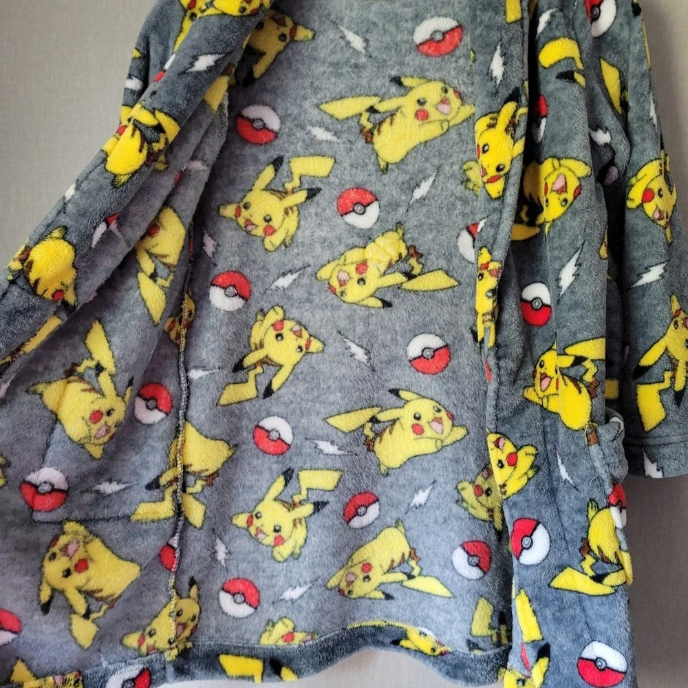 Pokémon Pikachu Plush Fleece Bathrobe Grey Yellow Kids Size‎ Medium (M)